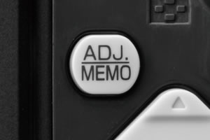 ADJ.ボタン
