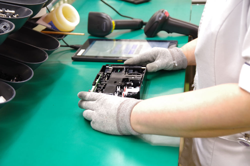 グローリープロダクツ活用事例（検査シーン）