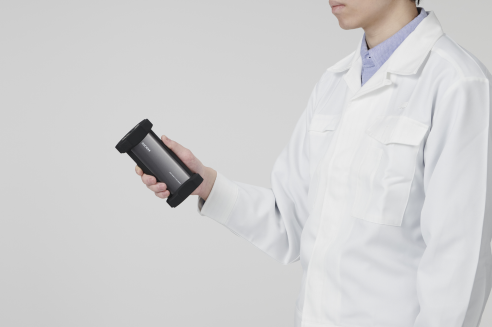 場所を選ばす、誰でもカンタン操作